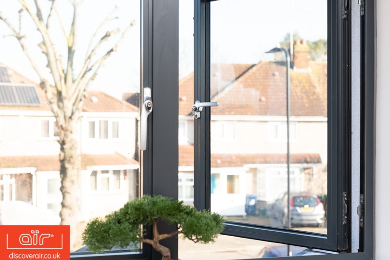 Light-airy-open-MOD-Flush-aluminium-windows