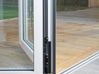 air-bifold-doors-everglade-windows-kingsbury